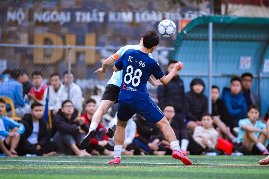亚马尔不愧是姆巴佩克星 西班牙2-0法国挺进决赛